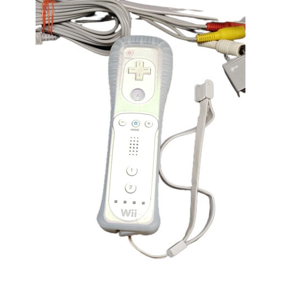 Nintendo Wii Sports White Console (UAE) Game Cube Compatible.‎ RVL-001  (BB002) - Picture 9 of 9